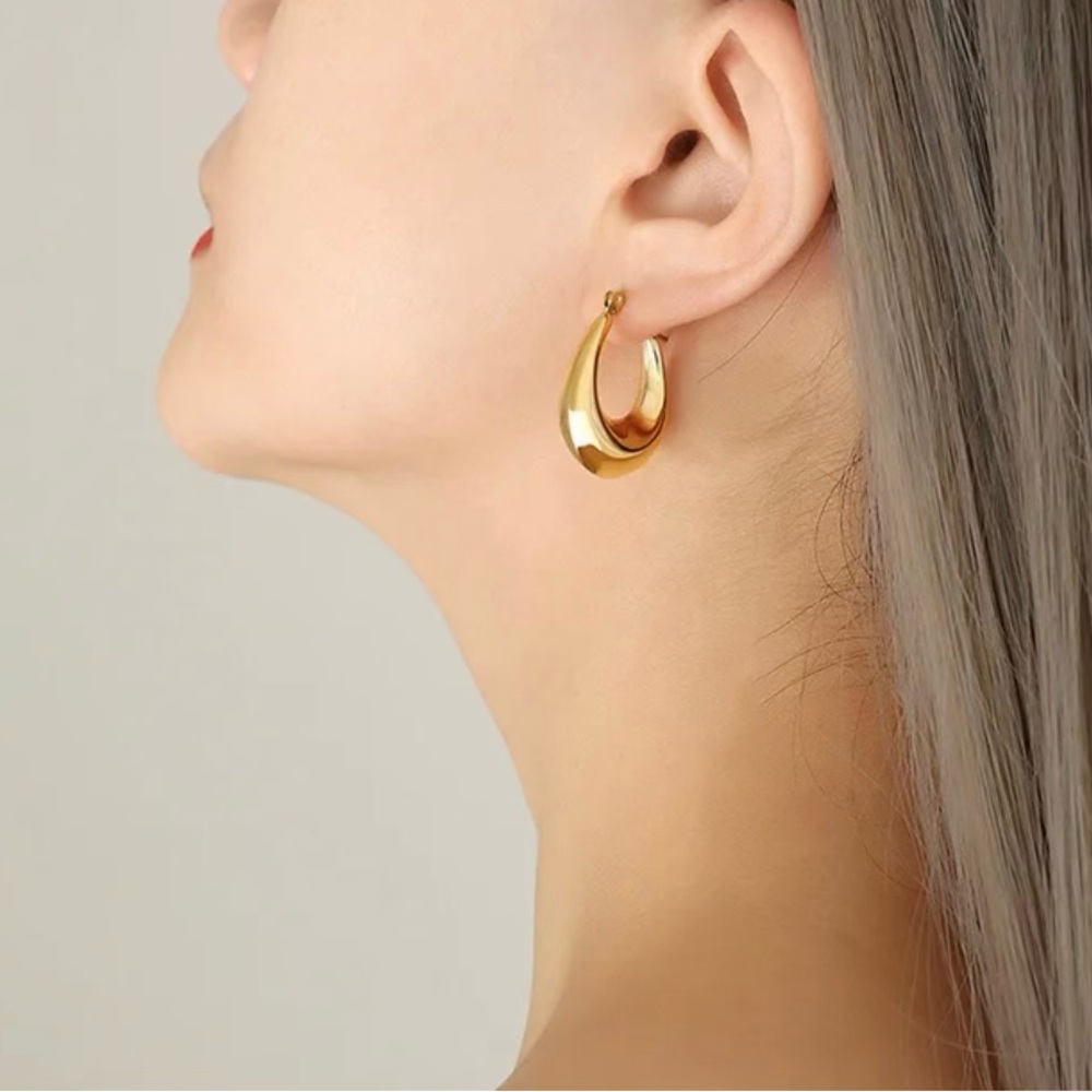 Gold-Plated Vintage U Shaped Waterdrop Earring